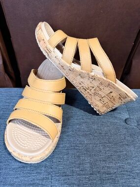 Crocs A-Leigh leather wedge sandals
